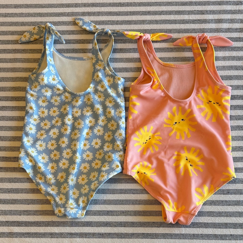 H&M Toddler One-Piece Swimsuits (2pcs) - Picture 2 of 3